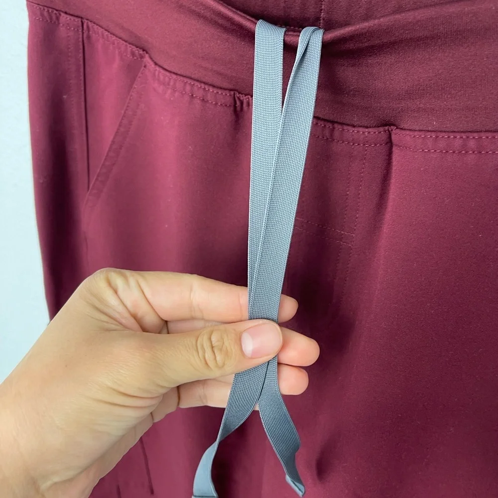 Figs Men’s Axim 2.0 Cargo Pants Scrubs Burgundy S